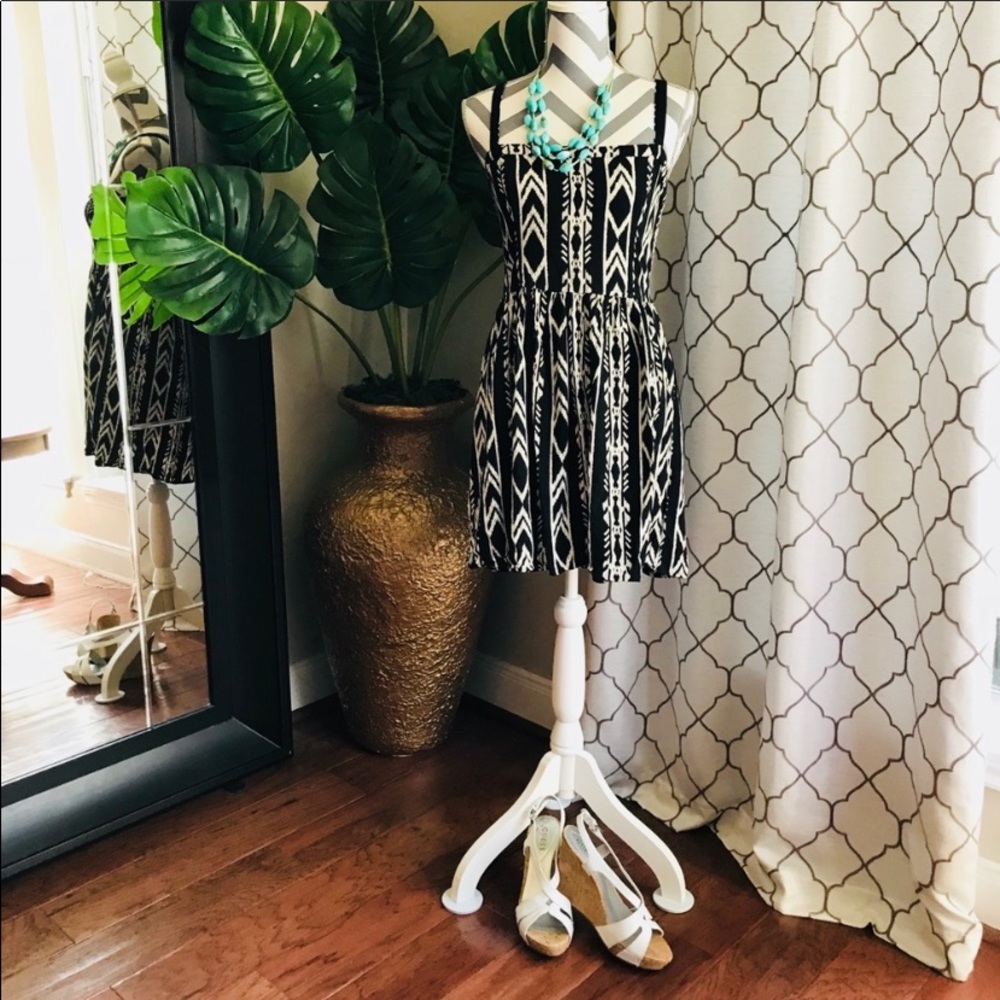 Abercrombie & Fitch Black Aztec Dress Size L